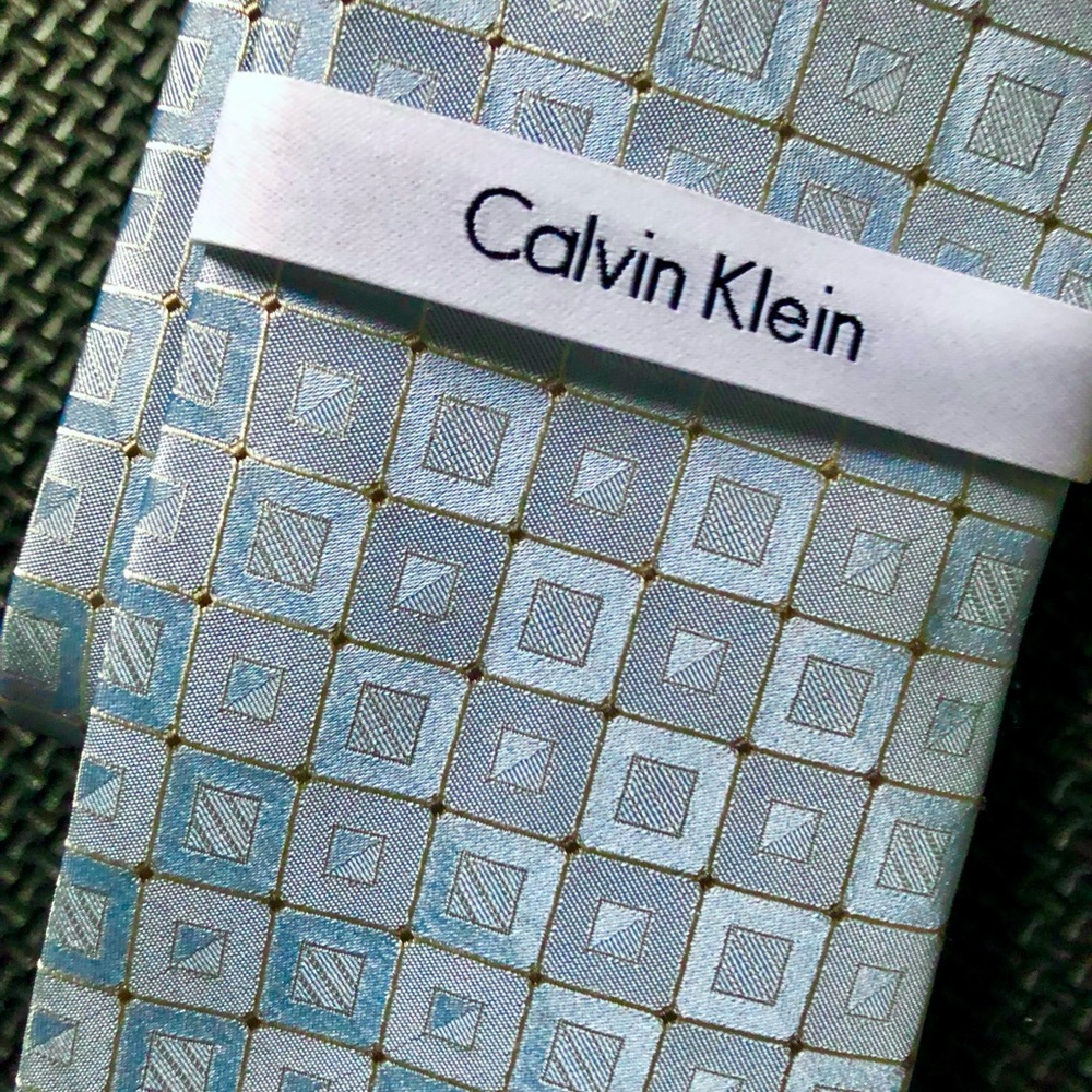 NWT Men's Calvin Klein Silk tie- Light Blue Geometric Pattern - Picture 7 of 8